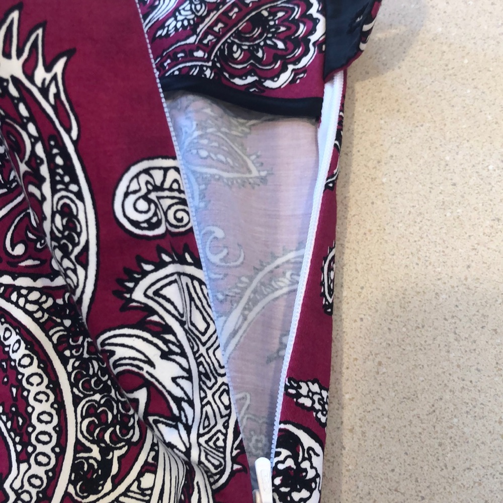 TALBOTS PAISLEY PRINT CROPPED PANTS FUCHSIA BLACK WHITE SIZE 8P - Picture 6 of 13